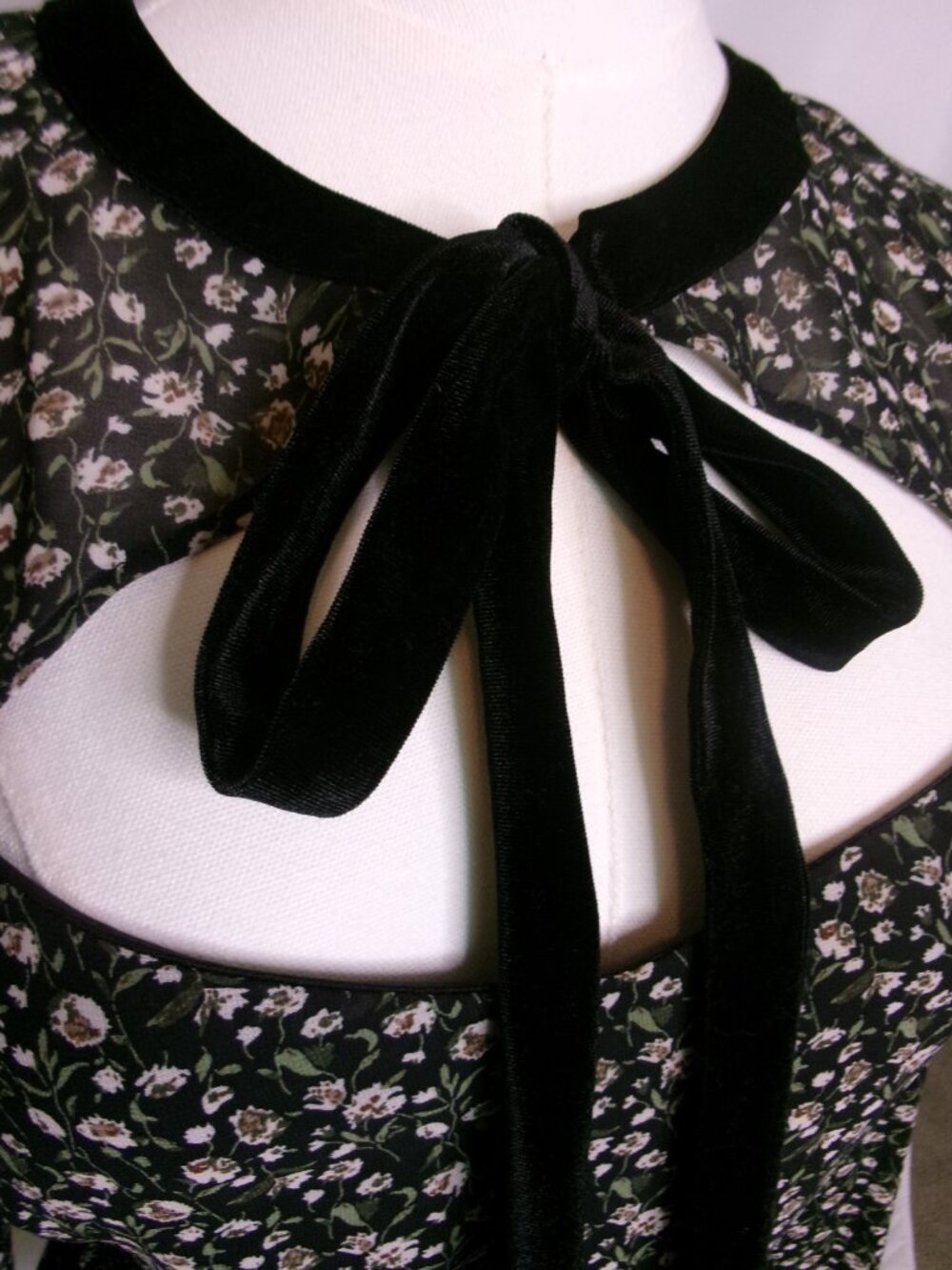 Lulus Dark Floral Velvet Bow Cutout Mini Dress Cottagecore Romantic S